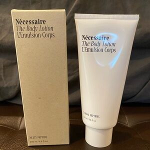 Nécessaire NIB The Body Lotion